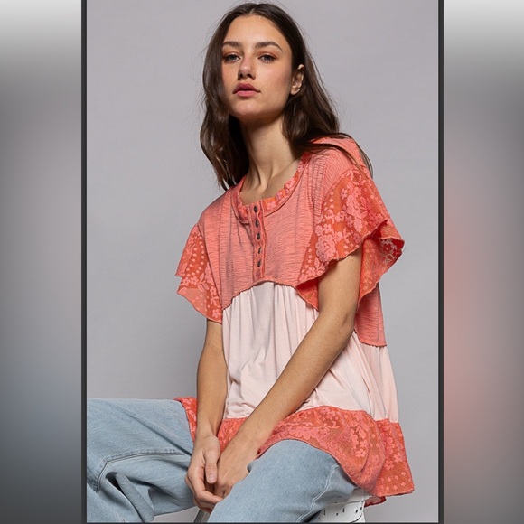 POL Oversize V-Neck Crochet Lace Contrast Studded Top